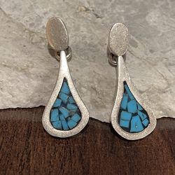 925 TC-78 Mexico Sterling Silver 1- 1/4” Long drop earrings, Turquoise and black Onyx