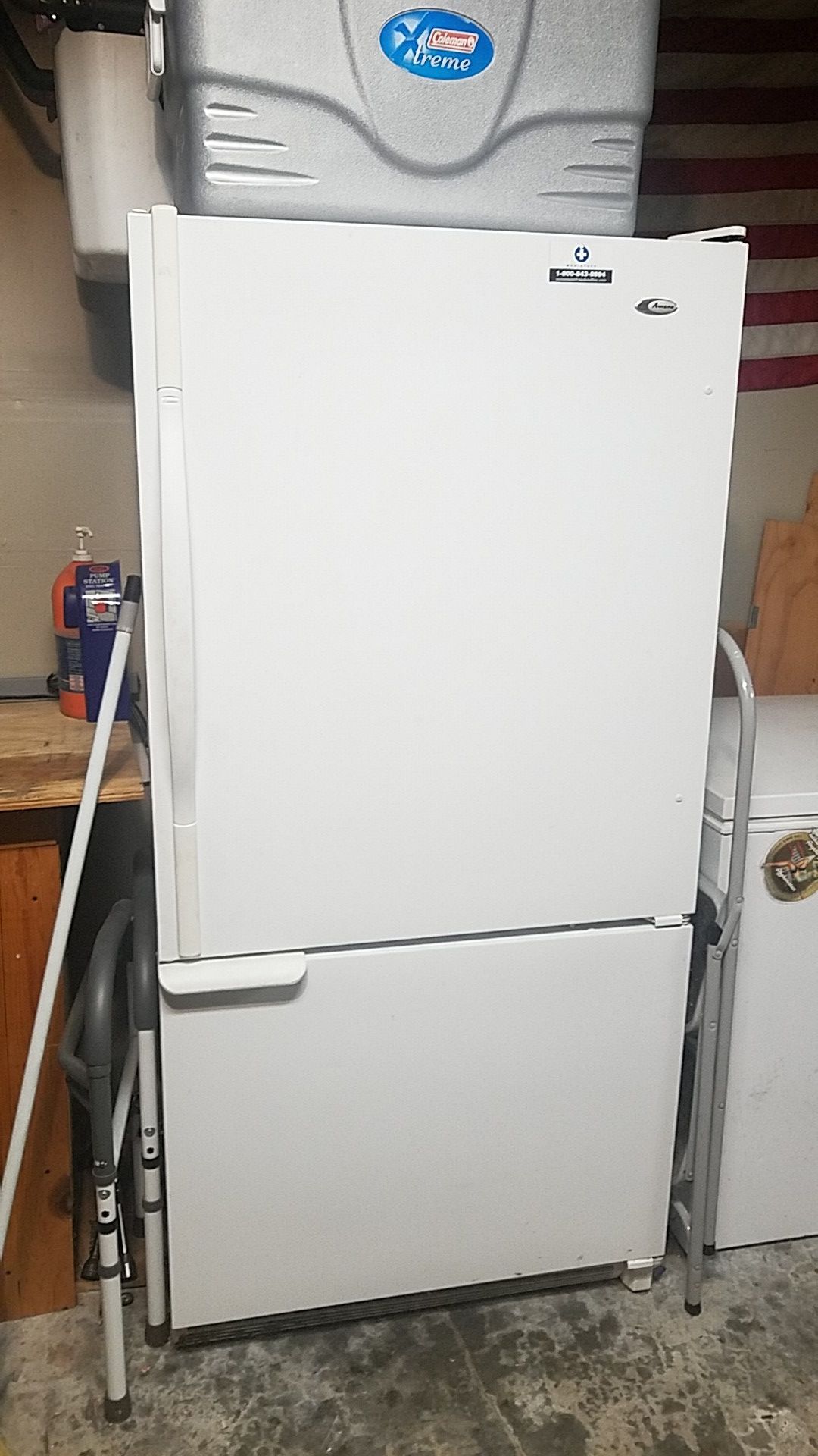 Amama refridgerator/freezer