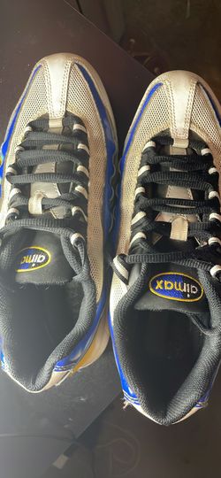 Selling Air maxes For $80