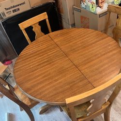 5-piece Nostalgia Round Dining Table