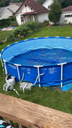 Intex 18’ diameter 4’8” deep pool