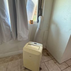 LG 8,000 BTU Portable Air Conditioner Model - LP0817WSR AC unit 