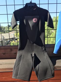 Body glove women’s wet suit