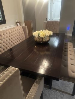 Zgallerie Dining Table And Chairs