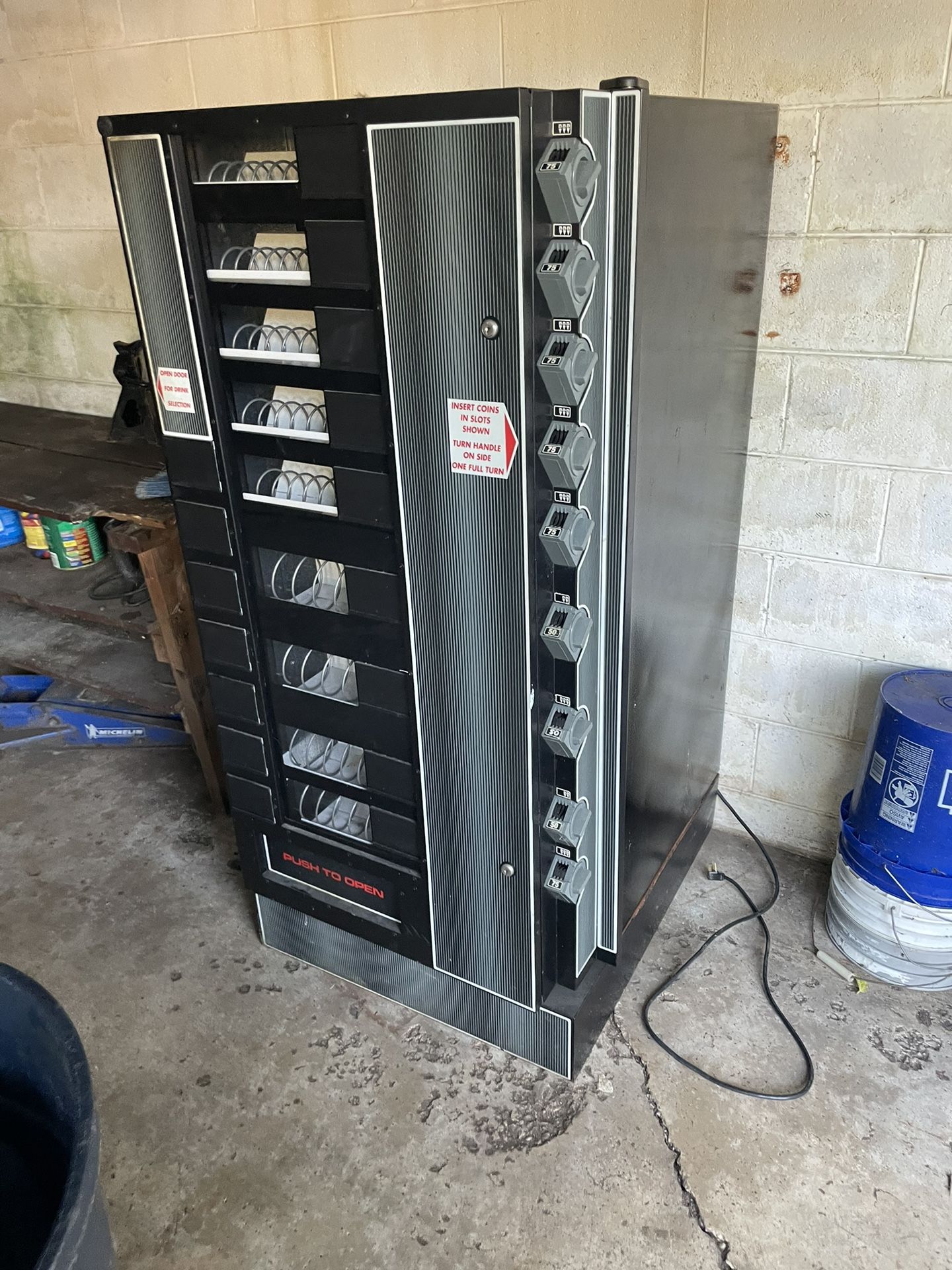 Vending machine for Sale in Columbus, OH OfferUp
