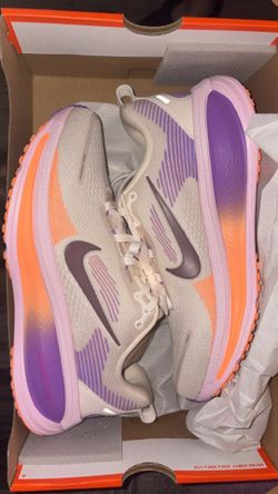 Nike vomero 18 women’s running 8.5 new