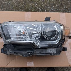 Driver Side Head Light Toyota Tacoma 
