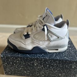 Air Jordan 4 Retro ‘Midnight Navy’ Size 8.5 Men
