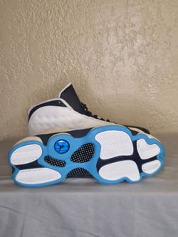 AJ13.  SIZE US 7M, 10M