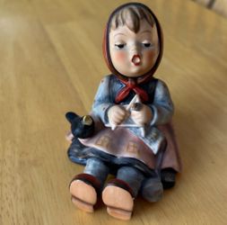Goebel Hummel Happy Pastime Figurine no.69 Tmk 3