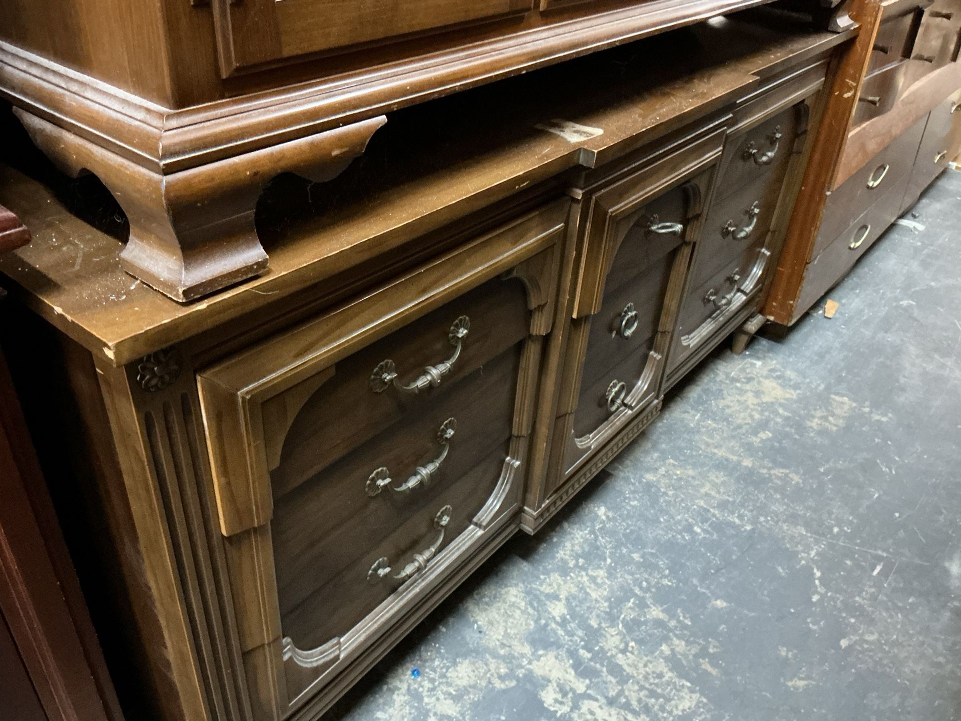 Dresser Mid Century Very Cool