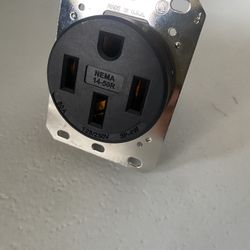 Bryant Electric 9450FR 50 Amp 125/250V NEMA 14-50R Flush Straight Blade Receptacle, Black