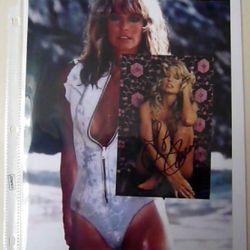 Autographs Farrah Fawcet Of Charlie’s Angels Fame Hand Signed Magazine Clipping (Deceased)