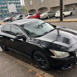 Black 2010 Nissan Maxima 