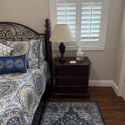 Complete Queen bed set