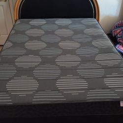 Bed And Frame And Dresser With Headboard 