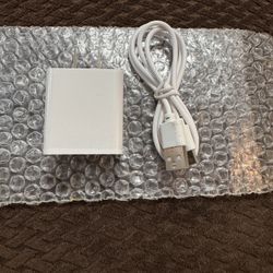 iPhone 16/15 Charger Or iPad. 5 V Three Amp Fast Charger.