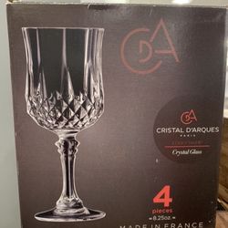 4 Copas Y 4 Vasos A Juego Cada Uno En Su Caja$ 20 Cada Caja (Favor Ver Mis Otros Artículos ) Gracias 