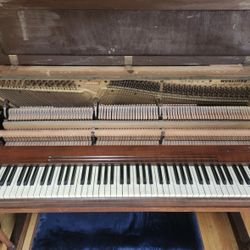 Antique Upright Piano w Bench