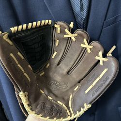Like New Rawlings All Leather Shell Baseball Glove