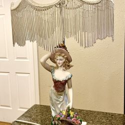 Vintage porcelain Figurine OK Collection Brand Table Lamp