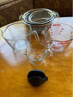 Baker's Prep Bundle — Pyrex Measuring Cups, Nesting Strainers & More