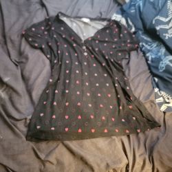 Blacked And Red heart pattern  button-up V-neckline