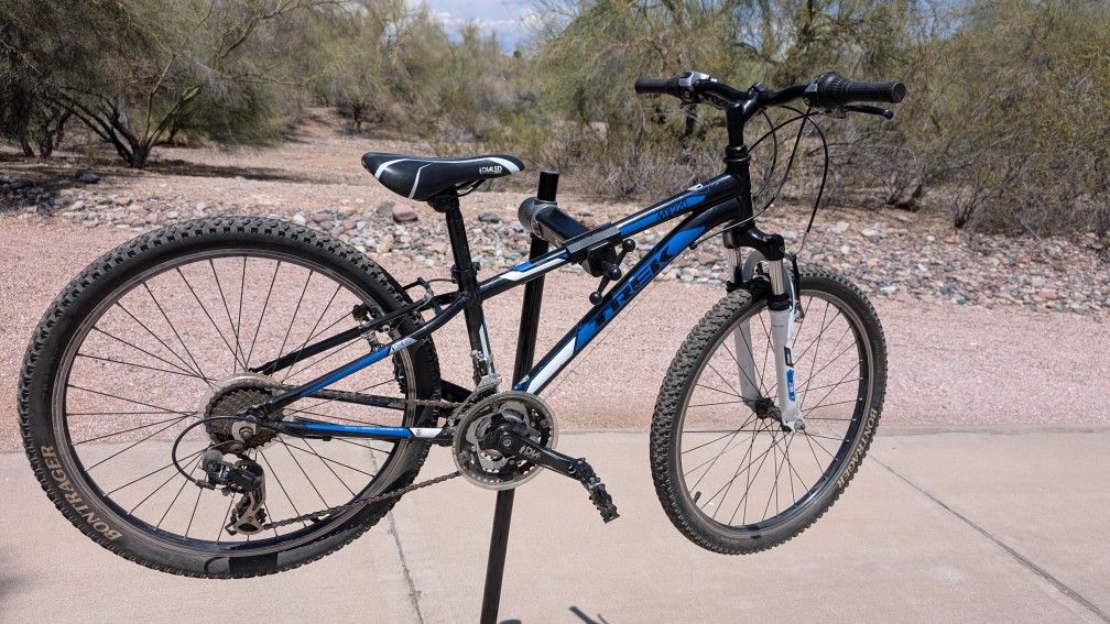 Trek MT220 Bike 24 Boys Girls
