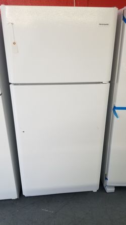 New scratch and dent Frigidaire 18cu.ft top mount fridge 1 year warranty