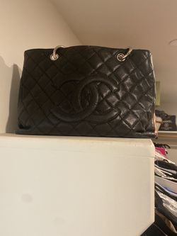 Chanel Shopper