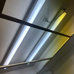 2 Fluorescent 4ft Plug In Light Fixtures $20 Each
