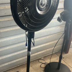 Lasko Van 