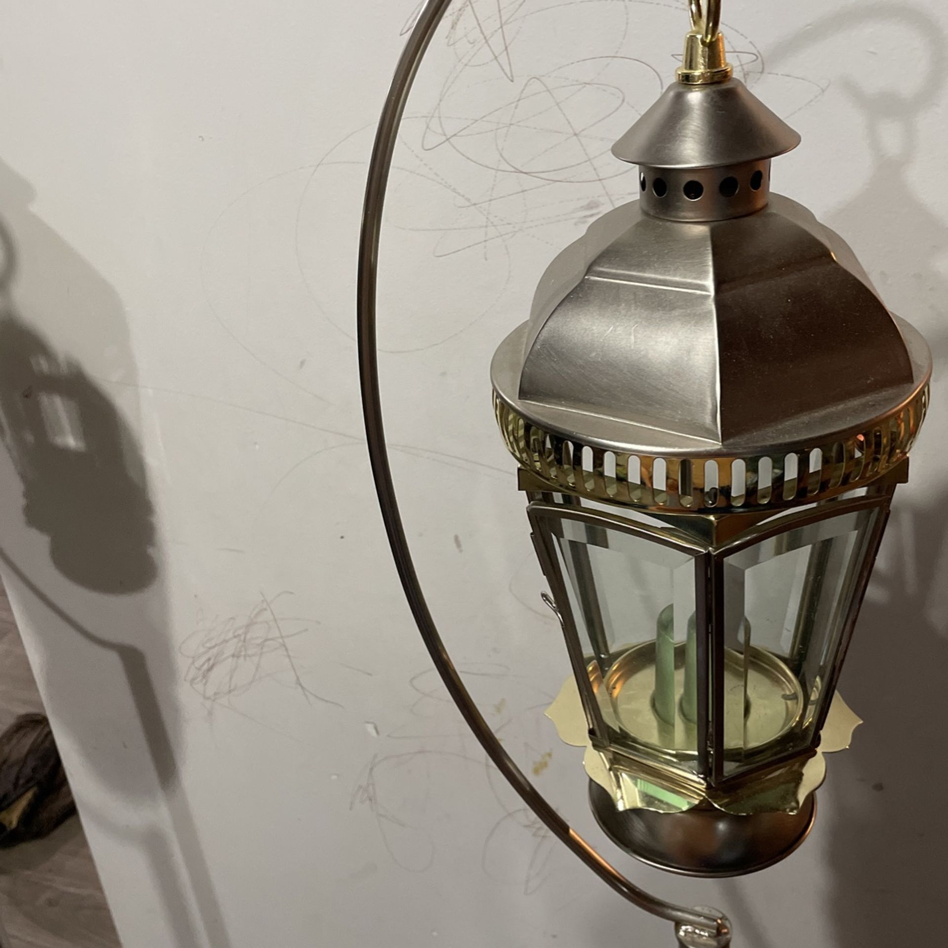 Traditional Tall Metal Lantern With Candles (obo)