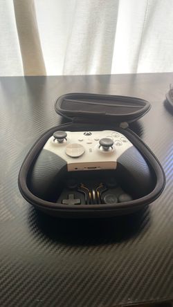 Xbox Elite Series 2 Wireless Controller – Great Condition