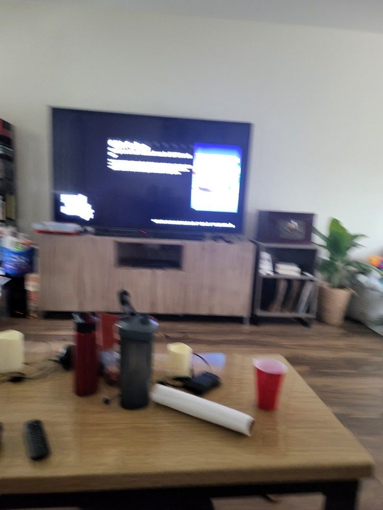 SAMSUNG 75INCH TV BROKEN