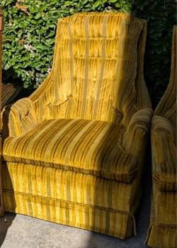2 vintage rocking chairs