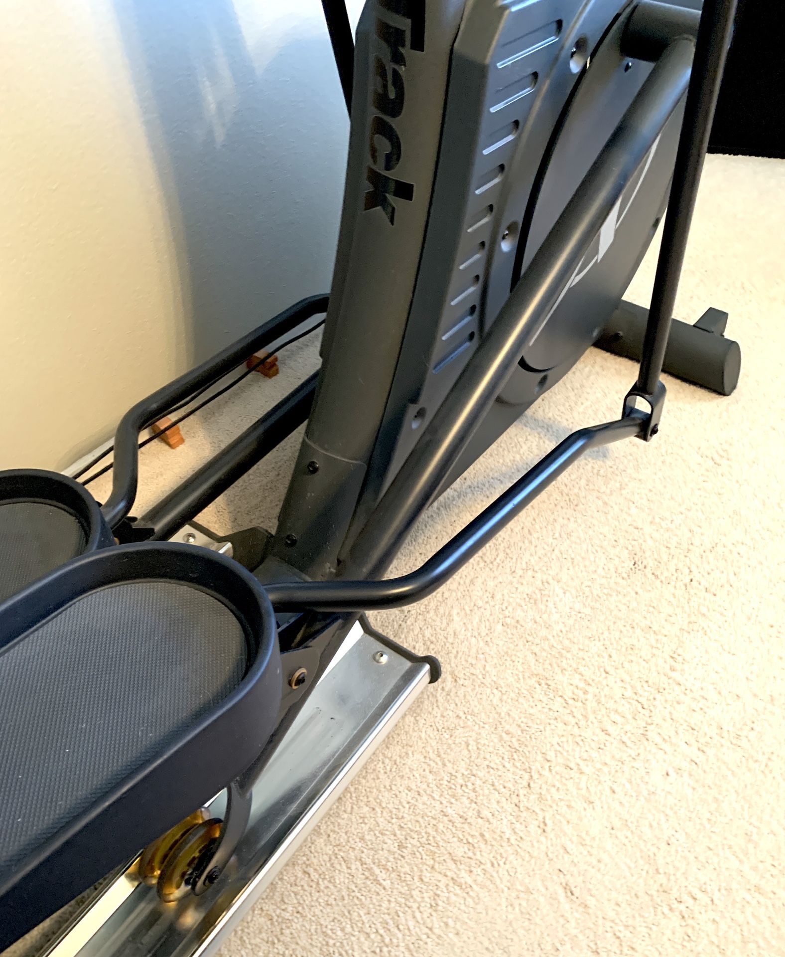 NordicTrack Elite 1300 Elliptical for Sale in Henderson, NV OfferUp