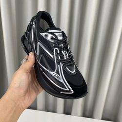 Fendi Men’s Black Shoes New