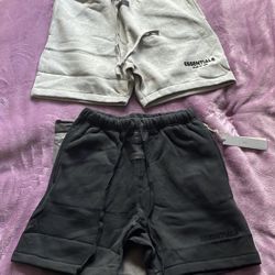 Essentials Shorts 