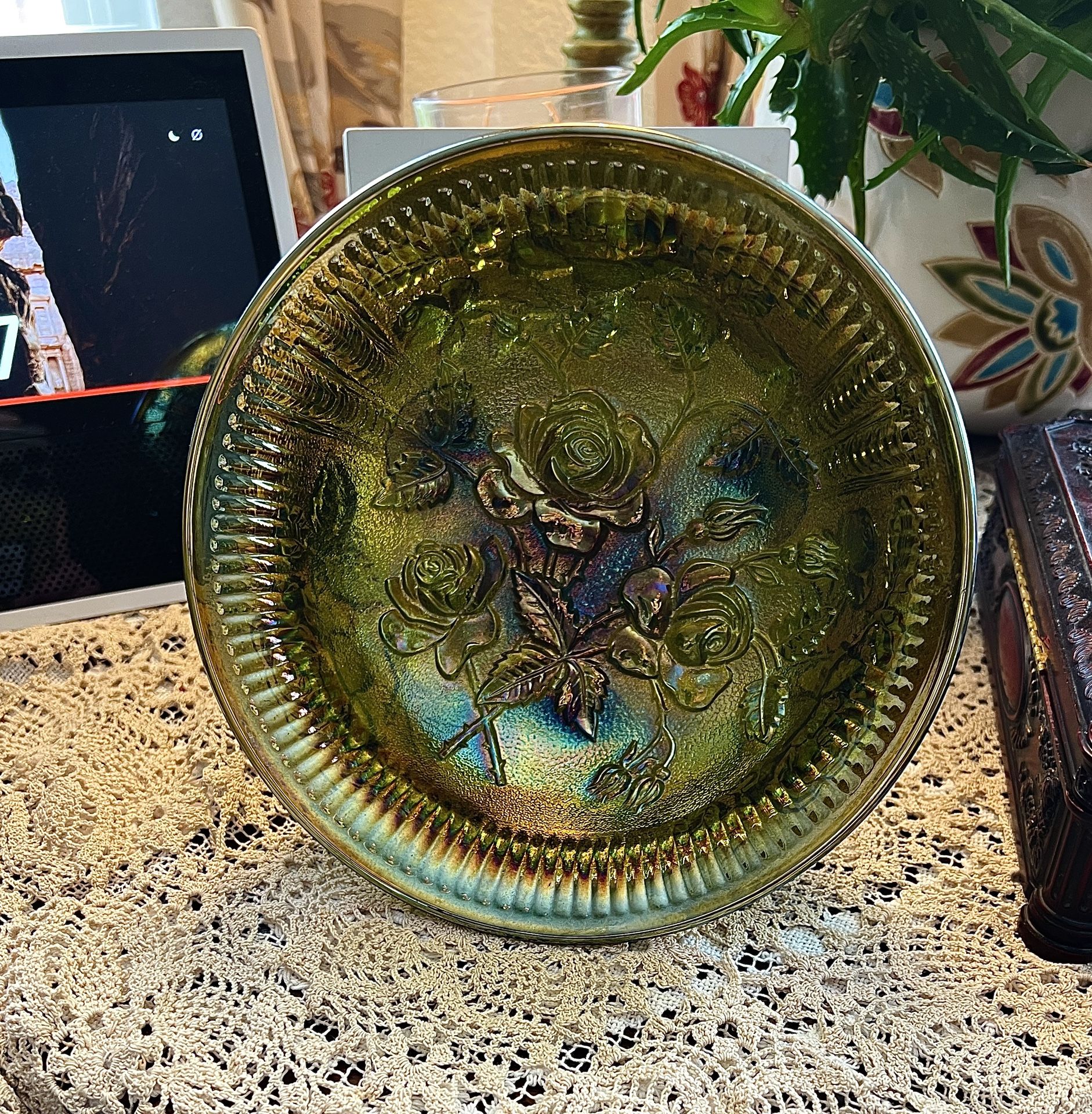 STUNNING VINTAGE IMPERIAL OPEN ROSE CARNIVAL GLASS BOWL AMETHYST GREEN