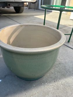 Xlarge ceramic planter pot with tower $50 dollar