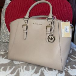 Micheal Kors Purse 