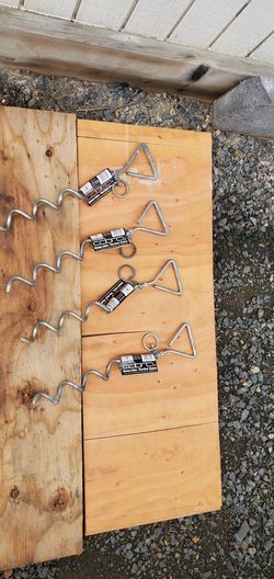 Tie- Out Stakes