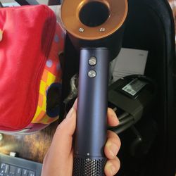Dyson Supersonic Hairdryer+ Bonus Clippers