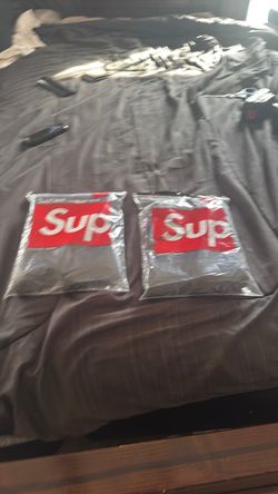 Supreme socks 4 pairs