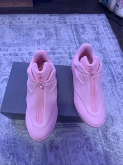 Shai 001 Pink size 15