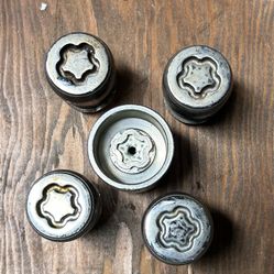 Locking Lugs