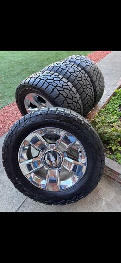 Chevy Silverado stock wheels and tires