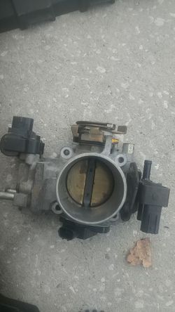 Honda 2003 throttle body with all sensors