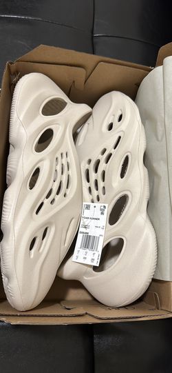 Yeezy Foam Runner - Size 12 (Ararat)